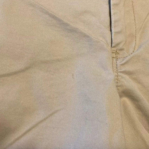 Old Navy Low Rise Khaki Shorts 6 - Picture 7 of 14